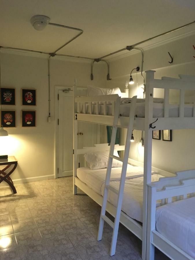 Хостел Bed In Town Чіангмай Екстер'єр фото